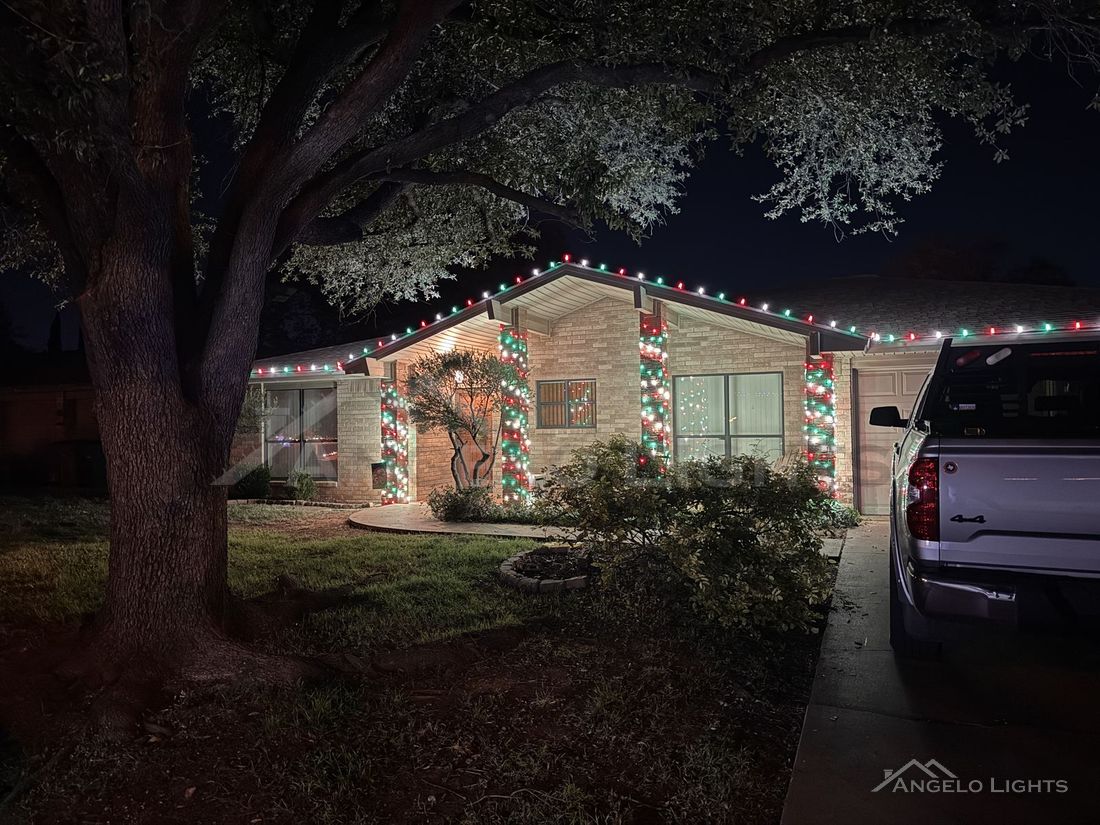 Multicolor roofline lights and wrapped porch columns
